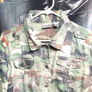 🍁🍀CHICOS, 🍁🍀Glitter Camo🍁🍀 Button-down🍁🍀 Jacket sz 2🍁🍀